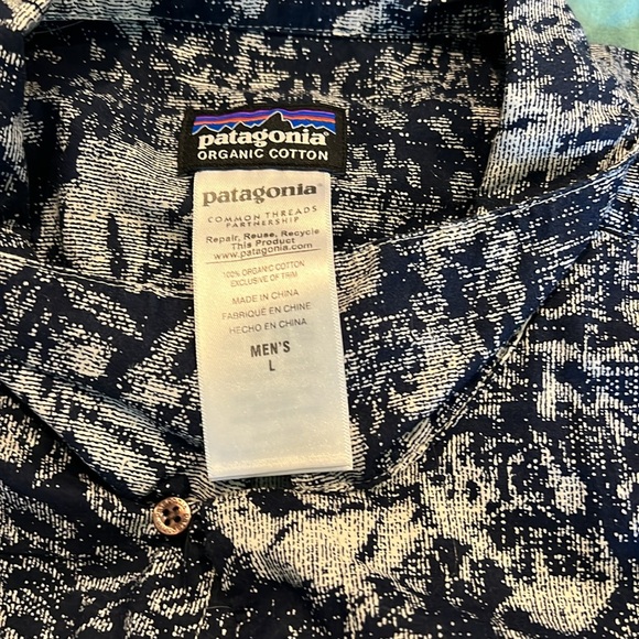 Men’s large Patagonia button up - Picture 3 of 4